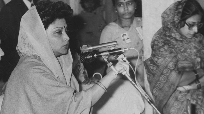 jyotiraditya scindia mother passed away