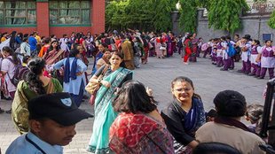 Delhi NCR, Delhi NCR Schools Bomb Threat, Panic in School, Delhi-NCR School Bomb Threat LIVE Updates