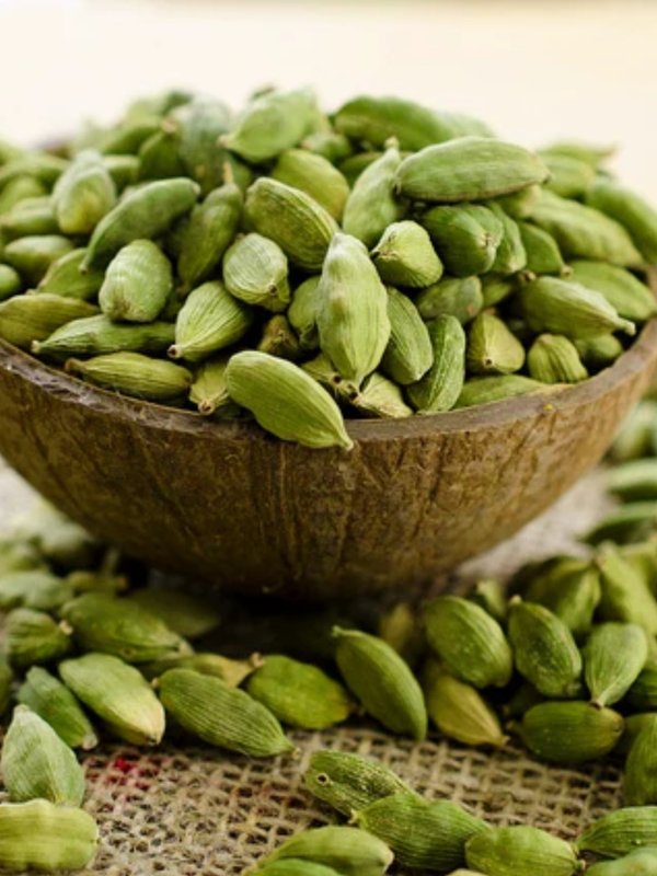 Eating 2 cardamom everyday benefits