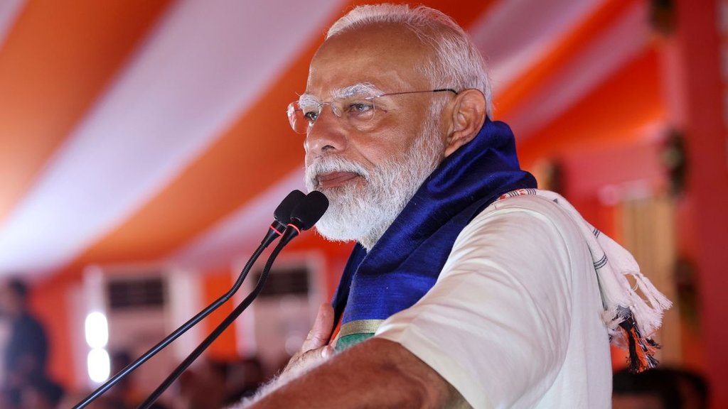 PM Narendra Modi, PM Modi Clothes, PM Modi Mobile Number