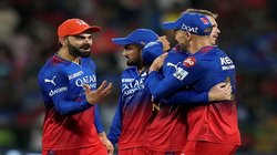 RCB Playoff Scenarios: सिर्फ चेन्नई सुपर किंग्स को हराने से नहीं बनेगी रॉयल चैलेंजर्स बेंगलुरु की बात, ये है प्लेऑफ में पहुंचने का गणित