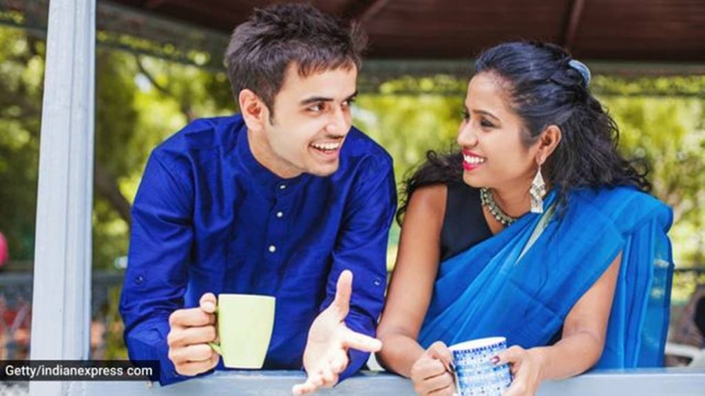 Dunia mere aage, Relationship