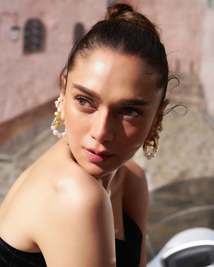 aditi rao hydari black and white gown