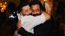 कपिल के शो में अचानक क्यों भावुक हुए बॉबी देओल? भाई सनी की बात सुनकर नहीं रोक पाए आंसू, फिर खूब बजी तालियां