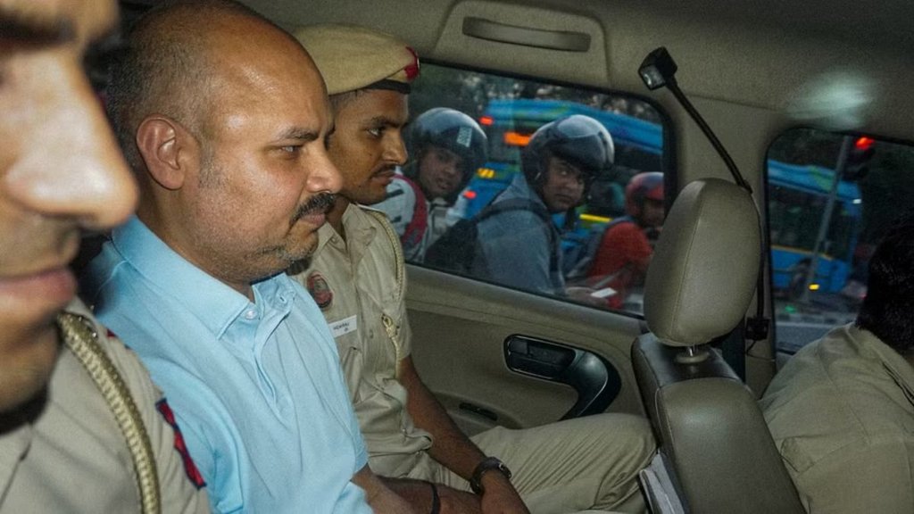 Swati Maliwal, Arvind Kejriwal, Bibhav Kumar