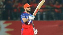 विराट कोहली के इस छक्के का सुनील गावस्कर के पास कोई जवाब है? ‘रन मशीन’ की तूफानी पारी के बाद लोगों ने किया ‘लिटिल मास्टर’ को ट्रोल