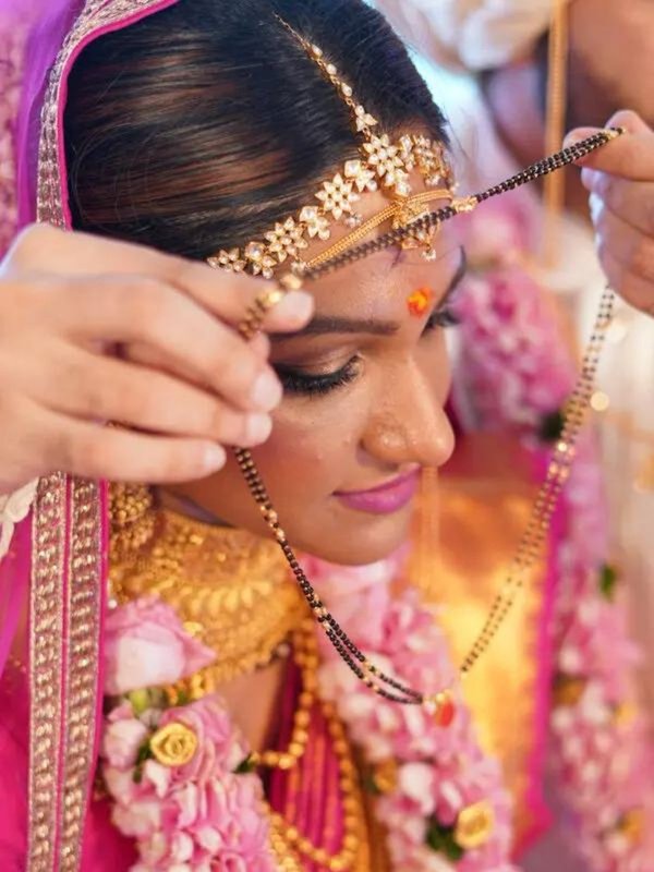 When should Mangalsutra be worn