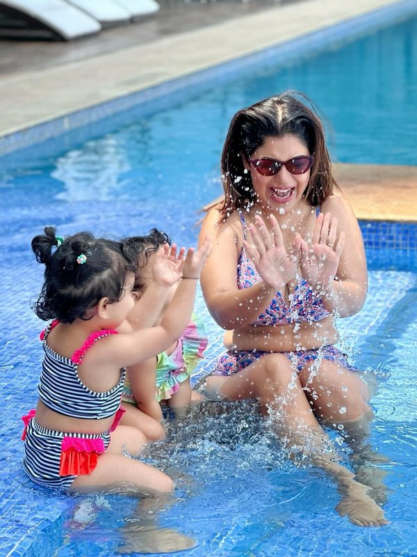 Tv Actress debina bonnerjee Enjoying in pool