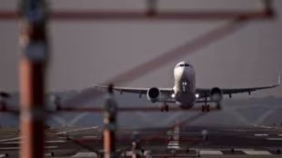 Delhi man arrested for thefts on flights, man steals valuables on flights,