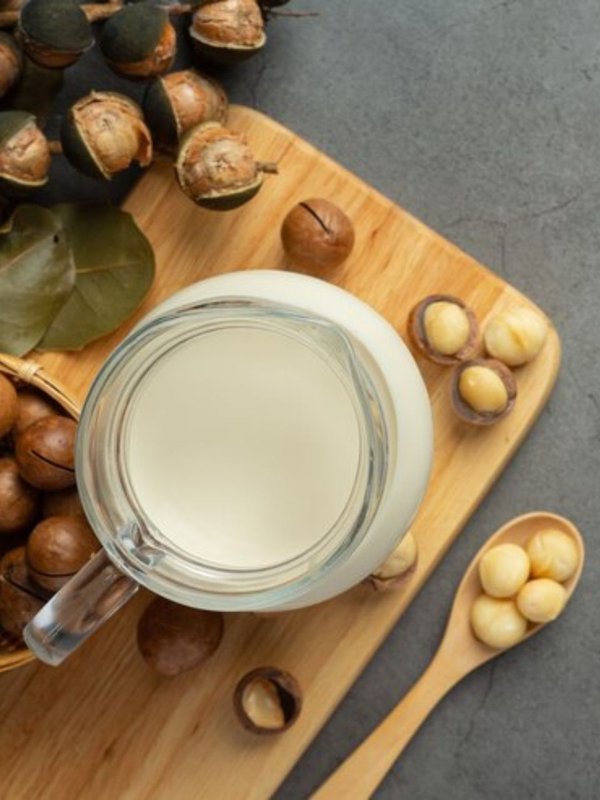 makhana benefits with milk , makhana with milk benefits in hindi , how to consume makhana with milk , benefits of makhana soaked in milk , What are the benefits of eating makhana with milk