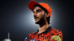 SRH vs RR: सनराइजर्स हैदराबाद की जीत के हीरो रहे शाहबाज अहमद पर मैच के बाद  हुआ ‘हमला’, खड़ी देखती रही पूरी टीम