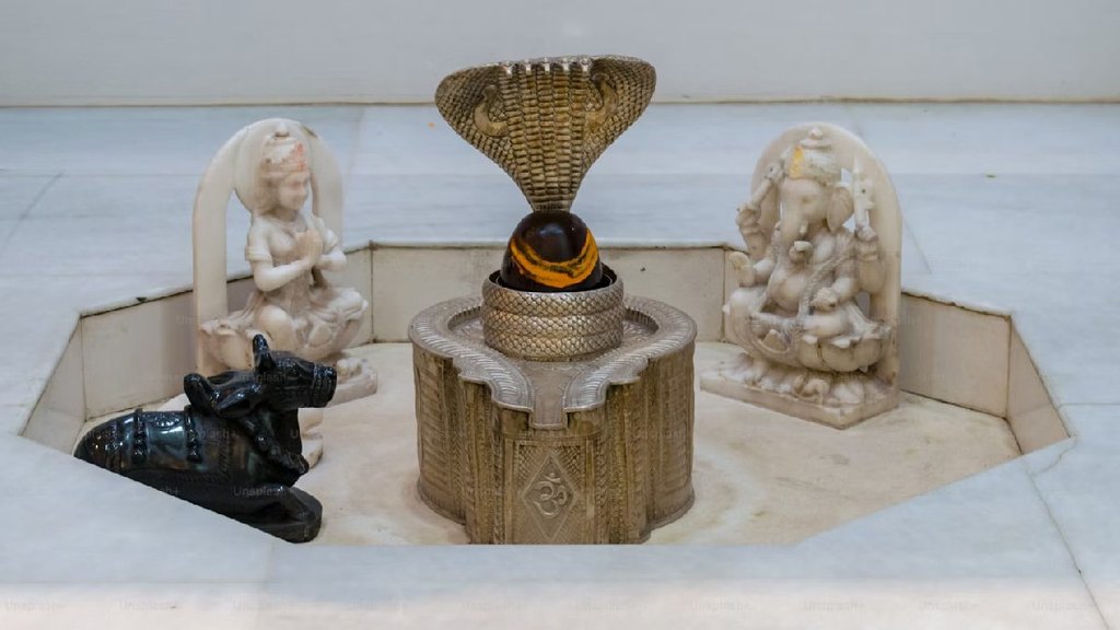 Clapping at shiv mandir, shiv puja, shiv puran, shiv puran katha, shiv puja niyam, shivji ke samne tali kyu bajate hain,