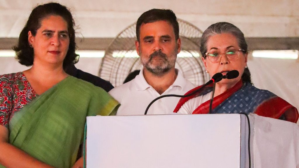 sonia gandhi | rahul gandhi | raebareli |