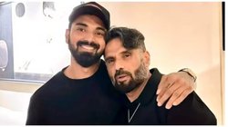 केएल राहुल और अथिया शेट्टी की कुल संपत्ति से ज्यादा है सुनील शेट्टी की नेटवर्थ, ससुर-दामाद दोनों है महंगी गाड़ियों के शौकीन