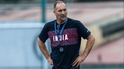 AIFF ने भारतीय फुटबॉल कोच को किया बर्खास्त, FIFA क्वालिफायर में खराब प्रदर्शन के बाद बड़ा फैसला