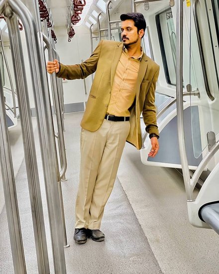 Actor Aasif Khan who worked as a waite