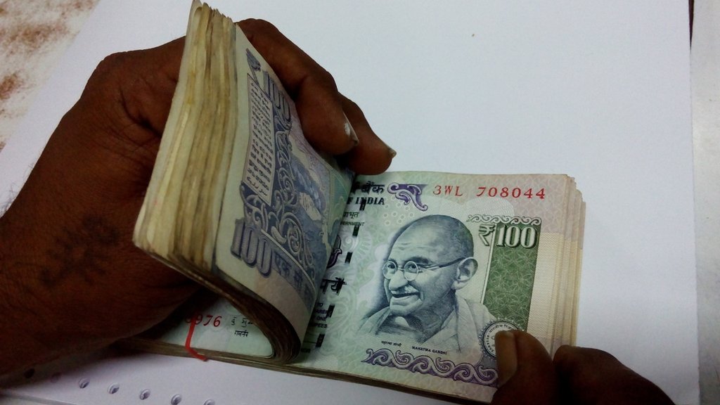 Fixed Income Funds, What are Fixed Income Funds, Debt Funds, fixed returns, Mutual Funds, Mutual Fund Categories, Bond Funds, Money Market Funds, Treasury Bills, फिक्स्ड इनकम फंड