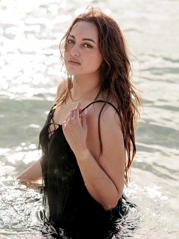 Happy Birthday Sonakshi Sinha, Sonakshi Sinha Birthday, Sonakshi Sinha