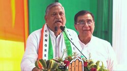 ‘खरीद-फरोख्त में लगी है BJP’, गवर्नर से मिले कांग्रेस नेता, मीडिया से बोले- इनके पास बहुमत नहीं