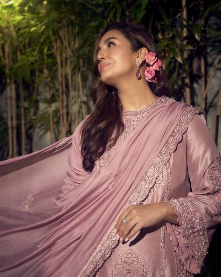 Huma Qureshi Photos