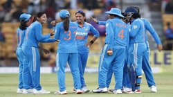 IND W vs SA W: मंधाना के शतक के बाद डेब्यूटेंट गेंदबाज का कहर, भारत ने साउथ अफ्रीका को 143 रन से हराया