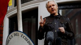 Julian Assange | America