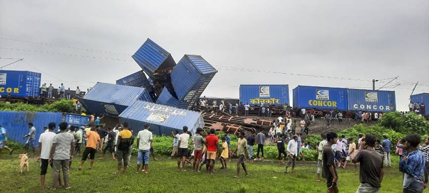 How Kanchanjunga Express collision