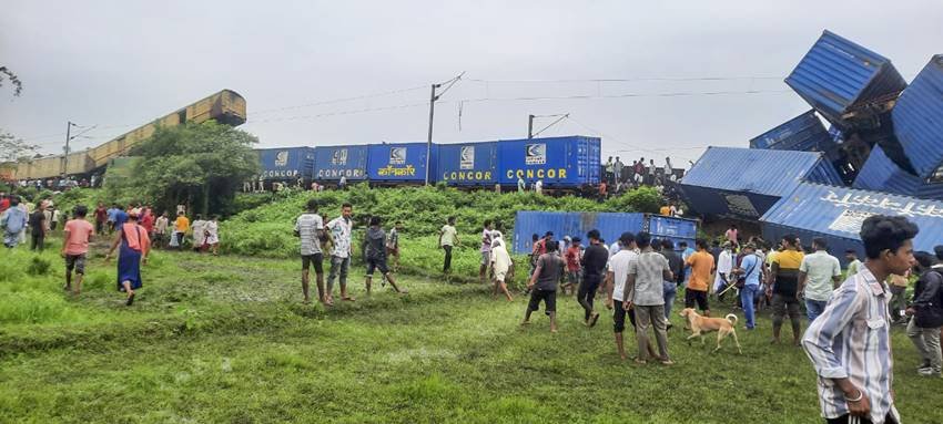 New Jalpaiguri train accident