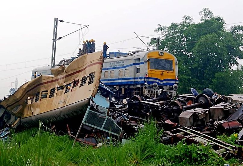 jalpaiguri train accident