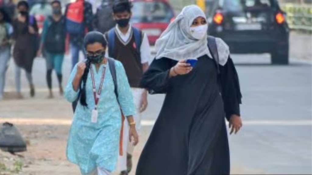 Kolkata Hijab Row: हिजाब पहनने को लेकर हुआ विवाद (सोर्स - एक्सप्रेस/File)