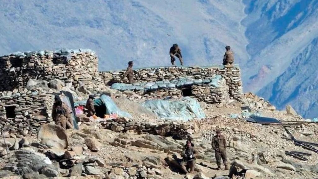 LADAKH, SOLDIER, LAC