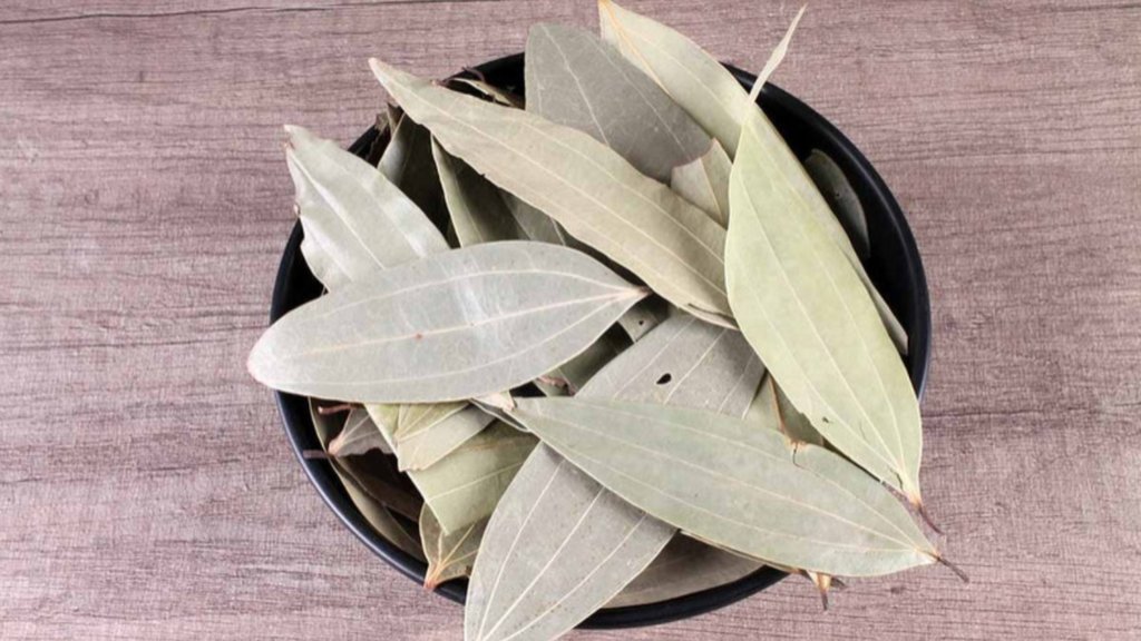 tejpatta ke pani se nahane ke fayde tejpatta ke pani se nahane ke fayde