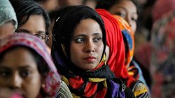 ‘गारंटी कार्ड’ के लिए UP कांग्रेस कार्यालय पहुंची मुस्लिम महिलाएं, बोलीं- कब होंगे वादे पूरे; जानिए क्या है पूरा मामला