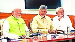 मुकेश भारद्वाज का कॉलम बेबाक बोल: अति का अंत