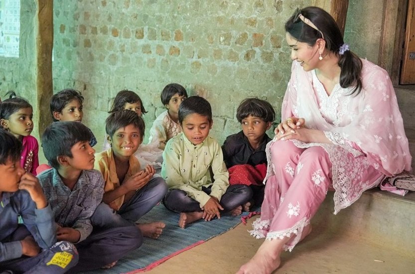 Sara tendulkar was seen teaching