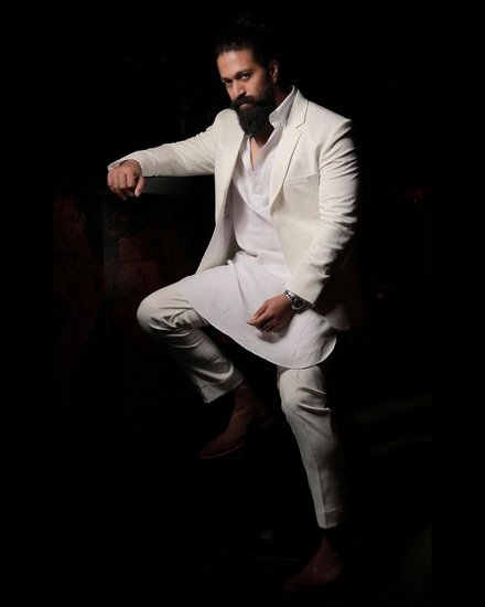 for acting actor left house