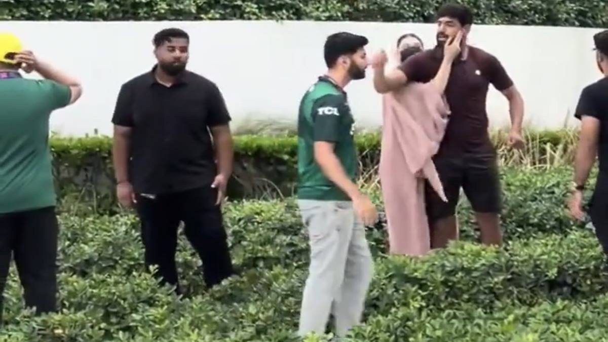 VIDEO: ये इंडियन होगा… बेगम रोकती रहीं, लेकिन नहीं रुके हारिस रऊफ; गुस्से में शख्स को मारने पहुंचा पाकिस्तानी गेंदबाज