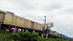 संपादकीय: हादसों की पटरी, सुरक्षित और सुविधाजनक यात्रा के दावे बहुत, पर दुर्घटनाओं को रोकना अब भी चुनौती