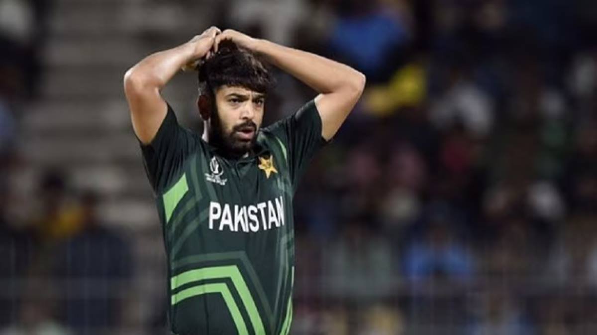 USA vs PAK: जब अमेरिका-पाकिस्तान मैच में 2 ओवर पुरानी गेंद होने लगी रिवर्स स्विंग, हारिस रऊफ ने की बॉल टैम्परिंग?