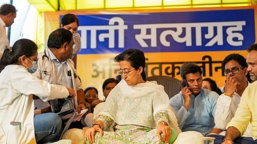 Atishi, Lok Nayak Hospital, Atishi water satyagraha Atishi, Lok Nayak Hospital, Atishi water satyagraha