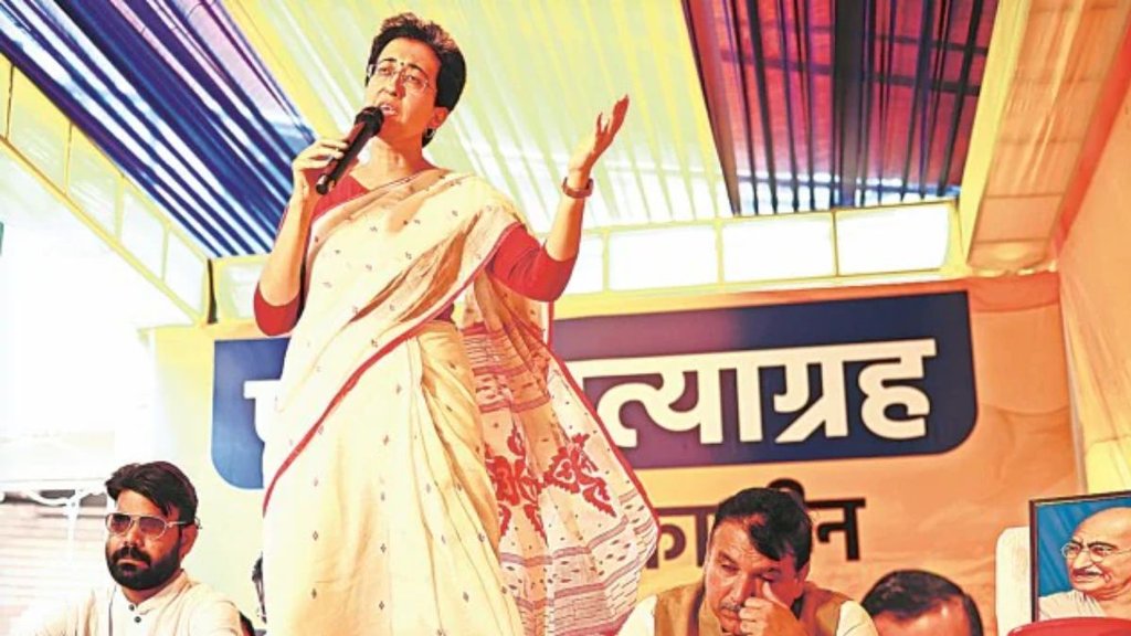 Atishi, Lok Nayak Hospital, Atishi water satyagraha