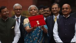 17 लाख तक की आमदनी वालों को मिल सकती है छूट, मिडिल क्लास को इनकम टैक्स में बड़ी राहत देने की तैयारी में मोदी सरकार