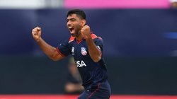 बचपन में लोकल ट्रेन में करते थे होमवर्क, अब मैच के बाद निपटाते हैं ऑफिस का काम; T20 वर्ल्ड कप में काम आ रही मुंबई की सीख