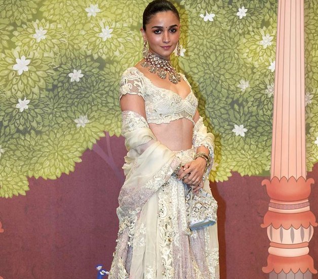 Alia Bhatt in Shubh Ashirwad Ceremony