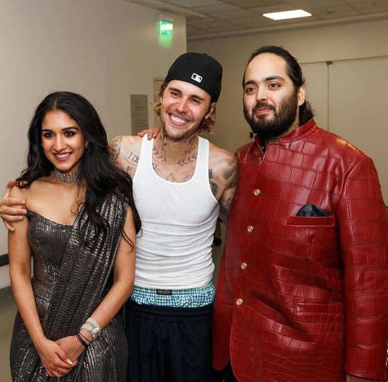 International musicians in Anant-Radhika s reception