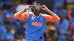 Axar Patel: मैच खत्म…क्लासेन की कुटाई के बाद अक्षर पटेल से क्या बोले थे रोहित शर्मा? फाइनल में रन आउट होने के बाद गुस्सा थे ‘बापू’
