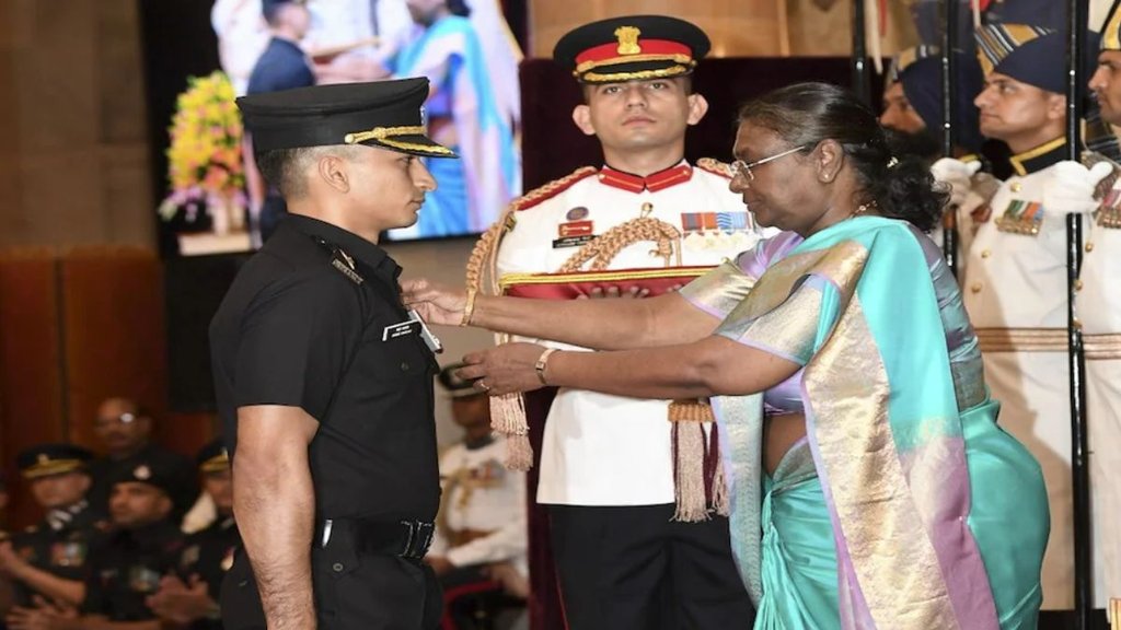 CRPF, Droupadi Murmu, Gallantry Award