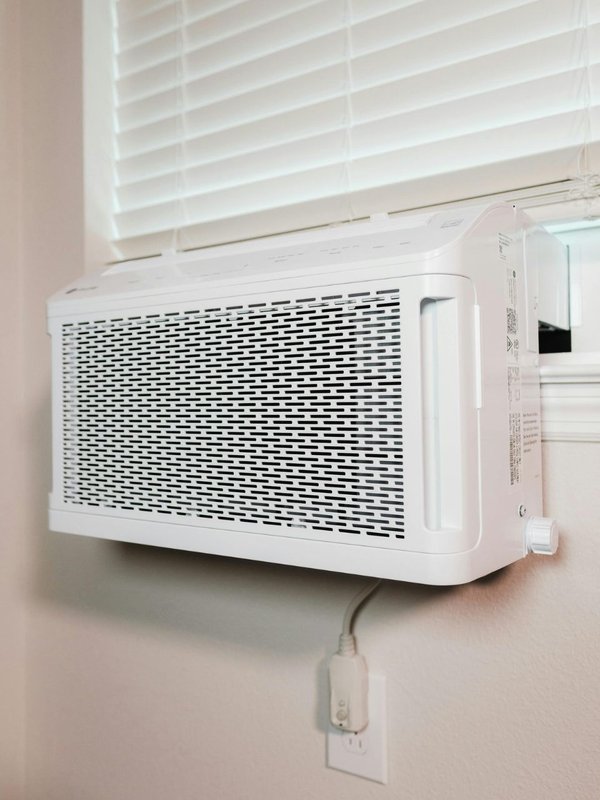 How to use a fan with AC to save energy