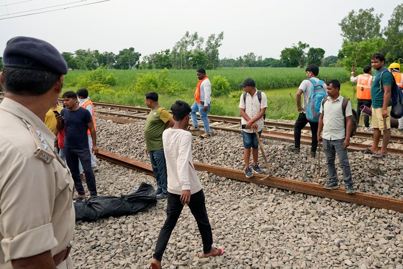 Gonda Railway Accident News