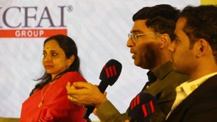 Grandmaster Viswanathan Anand, Aruna Anand and Arjun Erigaisi with Anant Goenka and Amit Kamath